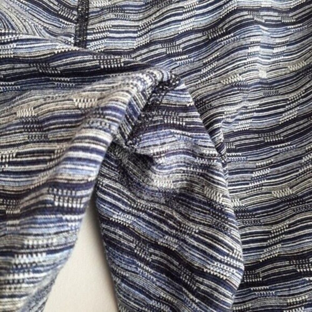 LULULEMON Athletic Crop Leggings Blue & White Sz 8 Flawed - Picture 10 of 11